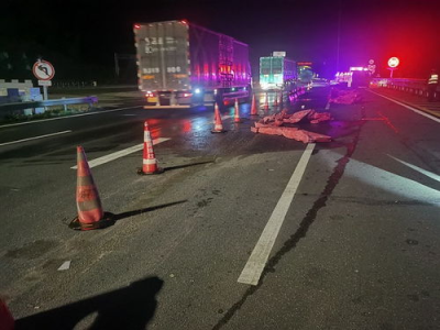 辅助驾驶失灵，司机打盹连撞30米水马，事故警示录