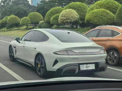 小米汽车准新车首发：科技与时尚的完美融合，引领智能出行新潮流